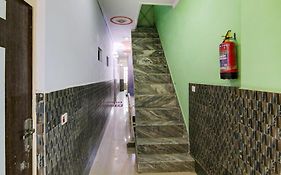 Hotel O S Palace Near Samaypur Badli Metro Station